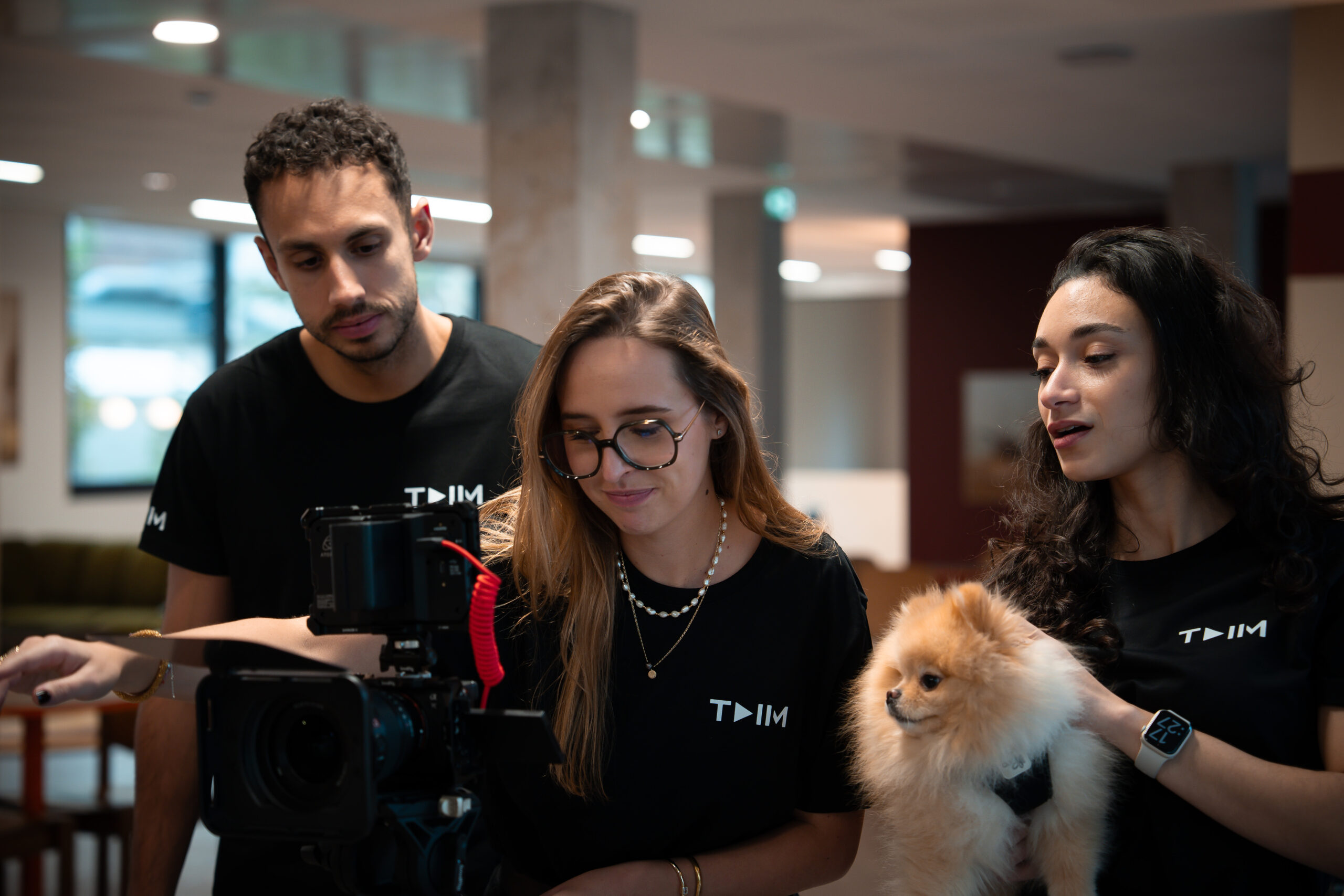 équipe spécialisée en vidéos pour les réseaux sociaux